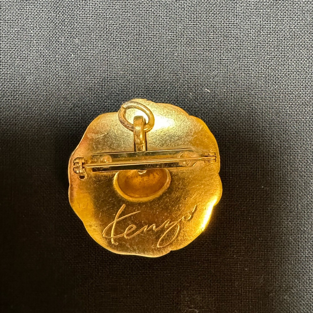 KENZO, BROOCH / Vintage PENDANT, transparent resin flower and golden metal